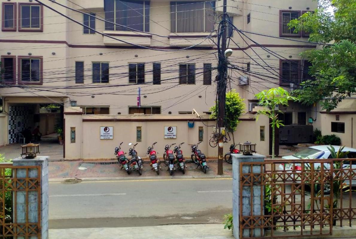 Lokal Rooms X Gulberg 拉合尔 外观 照片